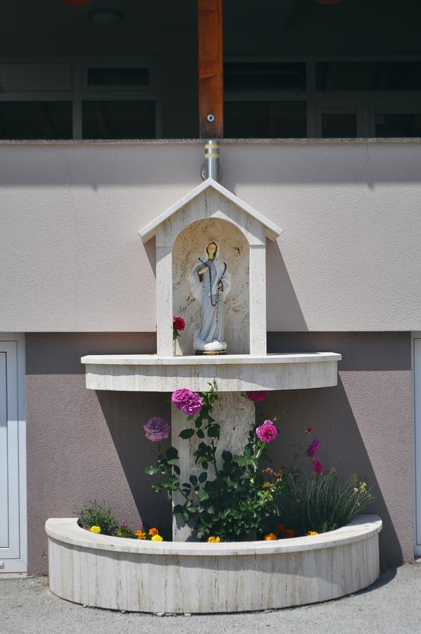 Hotel Quattro Medjugorje Exterior photo